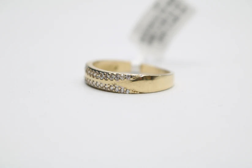 14k Yellow Gold Band Ring W/Clear Stones (Size 11)
