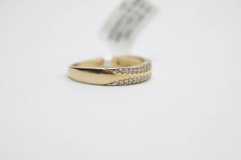 14k Yellow Gold Band Ring W/Clear Stones (Size 11)