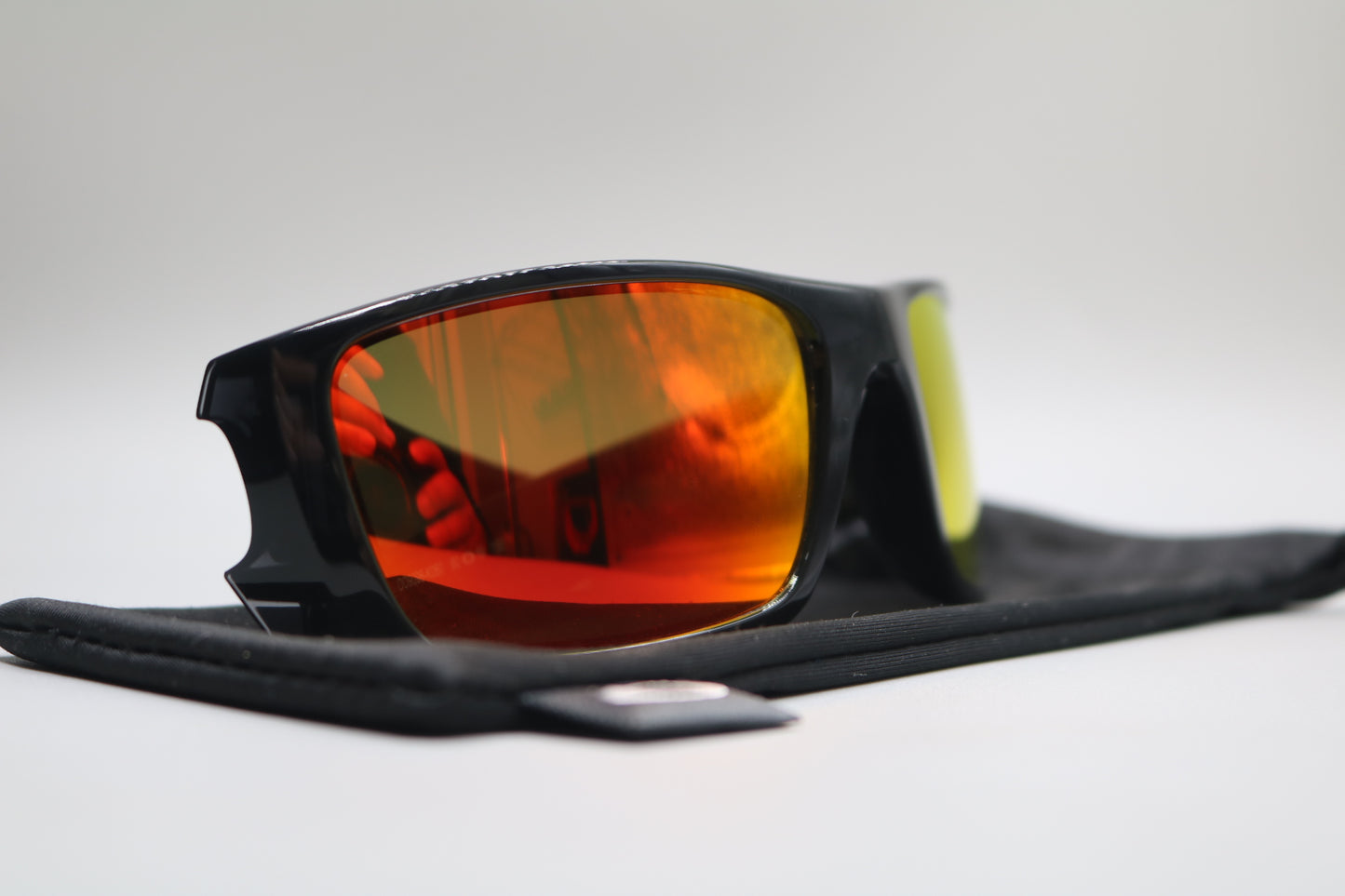 Oakley Fuel Cell OO9096-K060 Rectangle with pouch Sunglasses