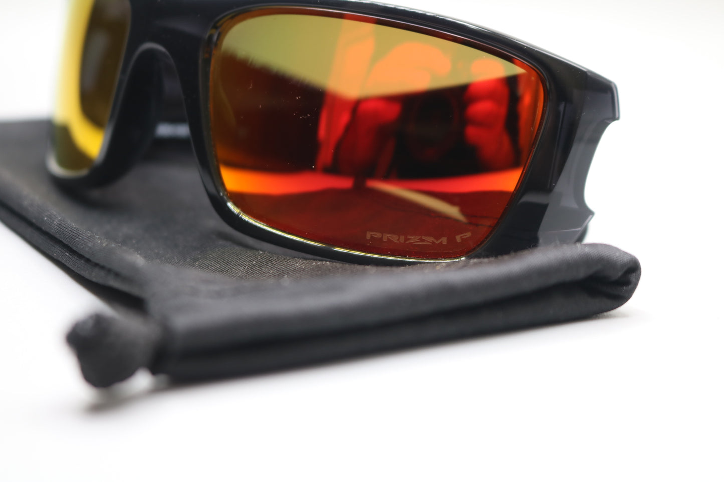 Oakley Fuel Cell OO9096-K060 Rectangle with pouch Sunglasses