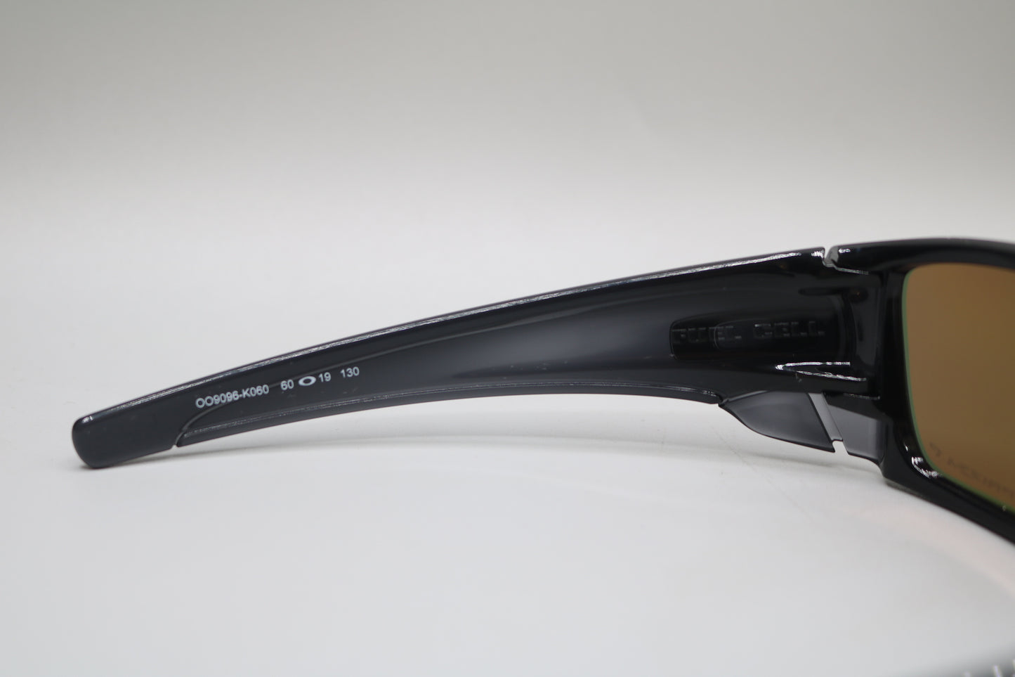 Oakley Fuel Cell OO9096-K060 Rectangle with pouch Sunglasses
