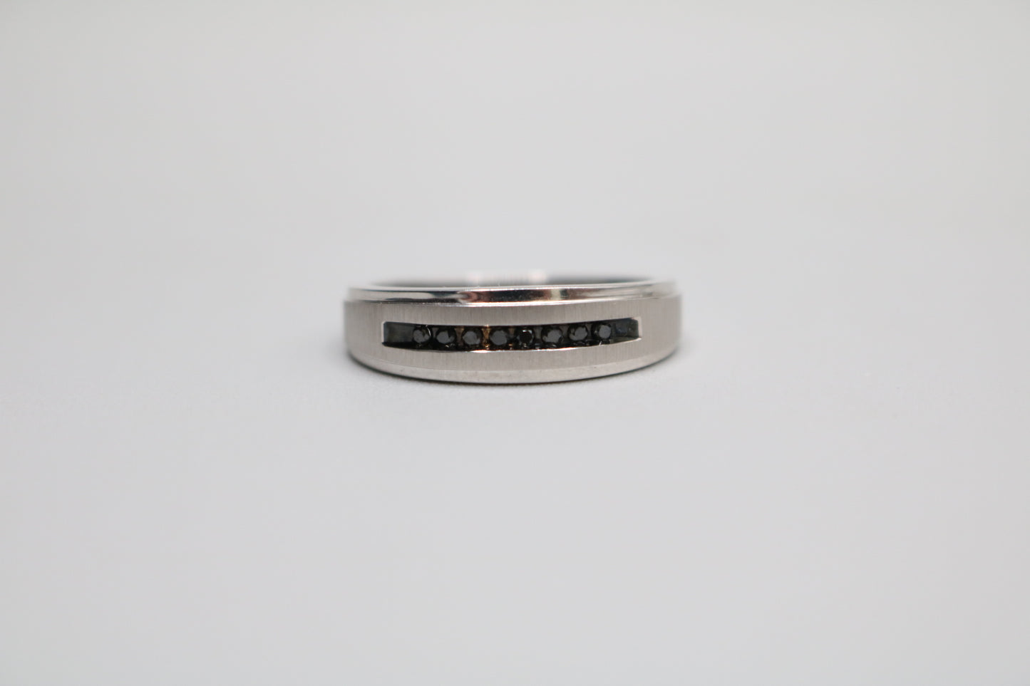 10K White Gold Sapphire Band Ring (Size 9 3/4 ) (0.08 CTW)