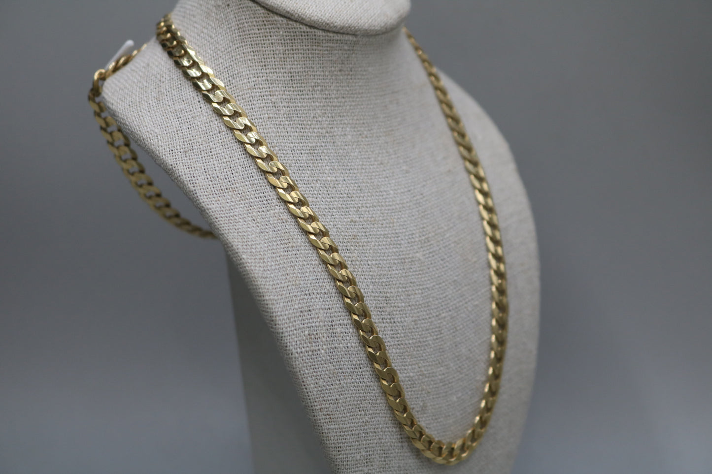 14K Yellow Gold Curb Chain (22 inches)