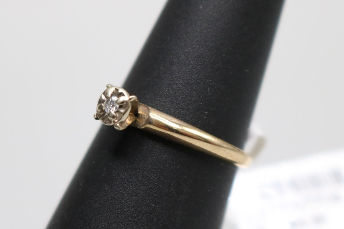 10K Yellow Gold Solitaire Diamond Engagement Ring (Size 6)