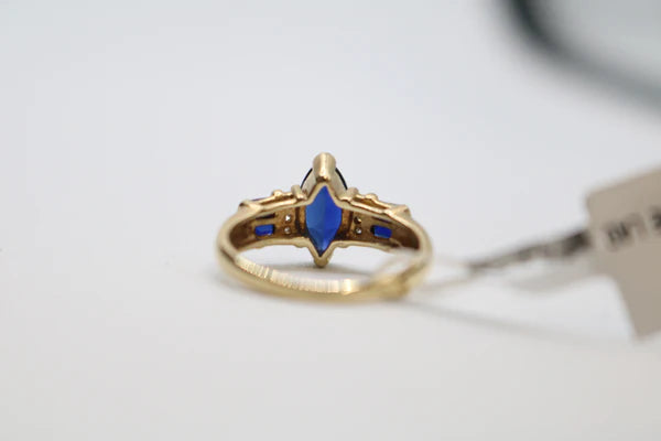14k Yellow Gold Past, Present, And Future Lady's Ring (Size 5 3/4)