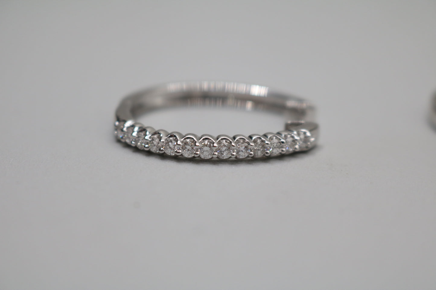 10K White Gold Diamond Hoop Pair Earrings (0.91CTW)