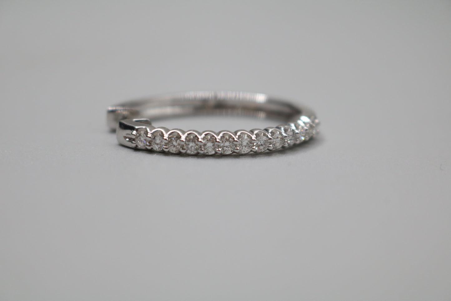 10K White Gold Diamond Hoop Pair Earrings (0.91CTW)