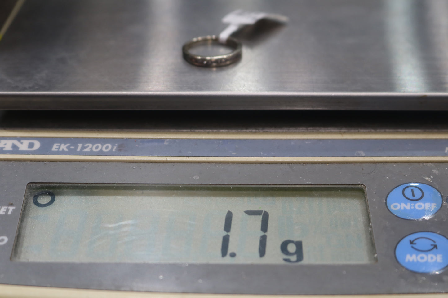 10K White Gold Round Brilliant Diamond Channel Band (Size 4 3/4)