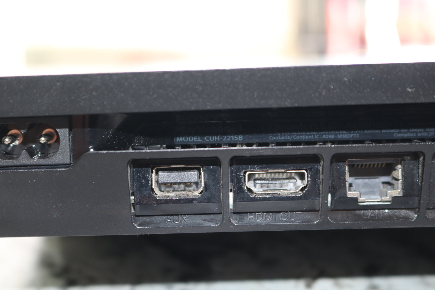 PS4 Slim CUH-2215B 1TB Console