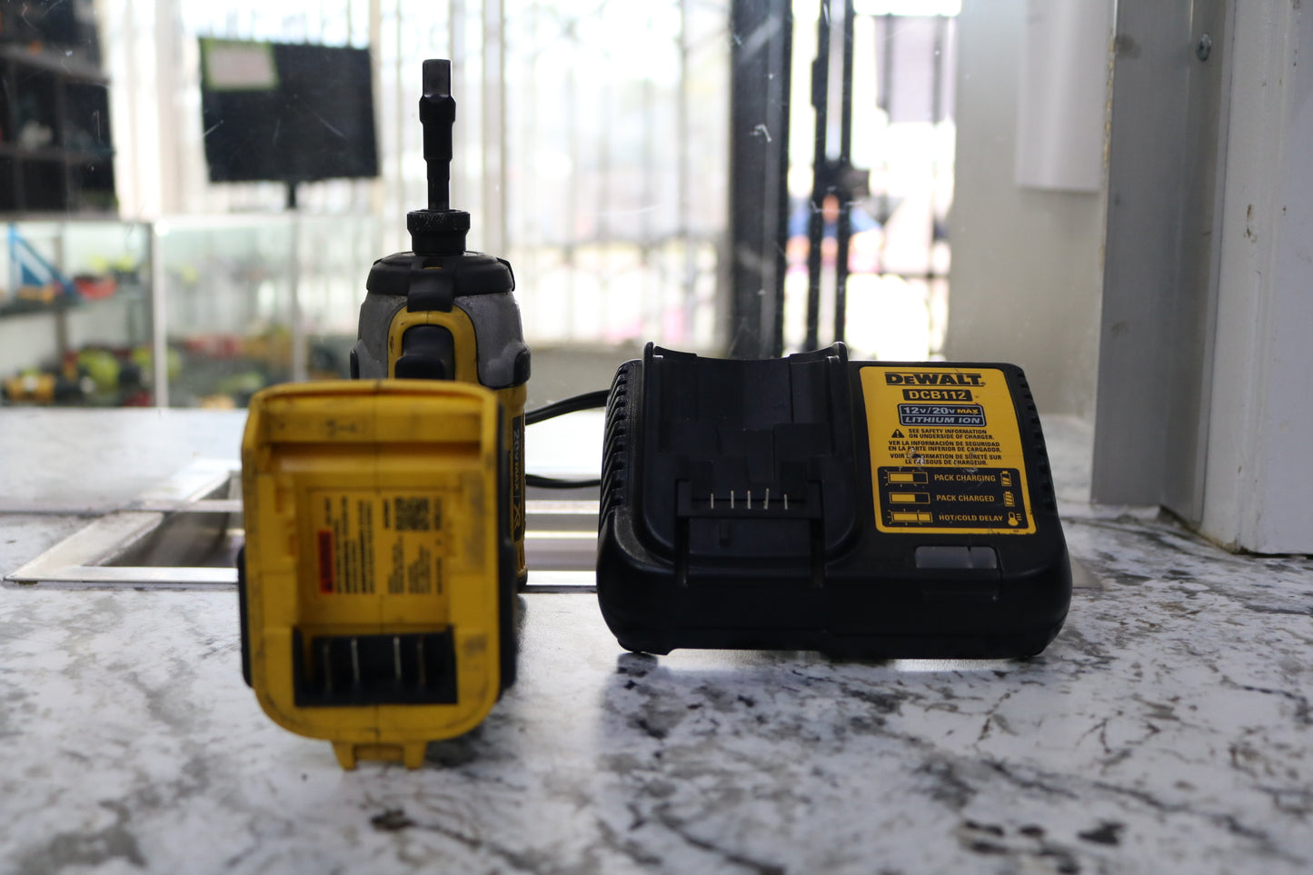 Dewalt DCF887 Cordless Impact Driver w/ charger