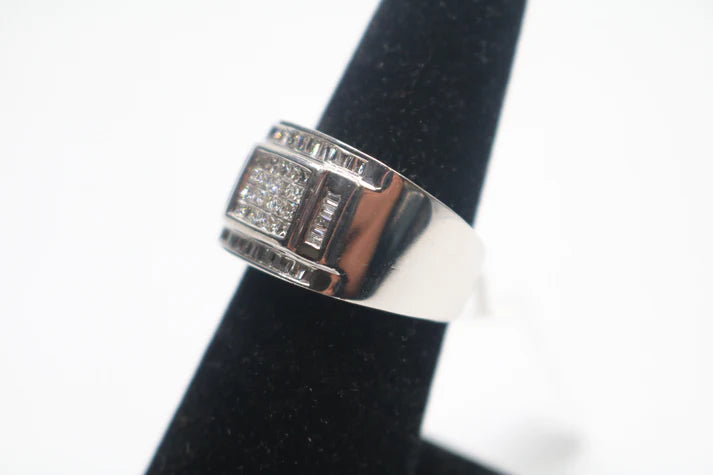 14K White Gold Diamond Cluster Ring (Size 8 1/2) (Local pick-up only)