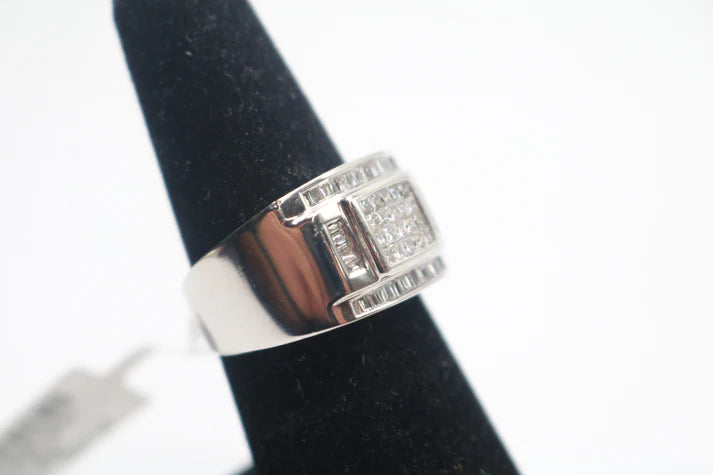 14K White Gold Diamond Cluster Ring (Size 8 1/2) (Local pick-up only)