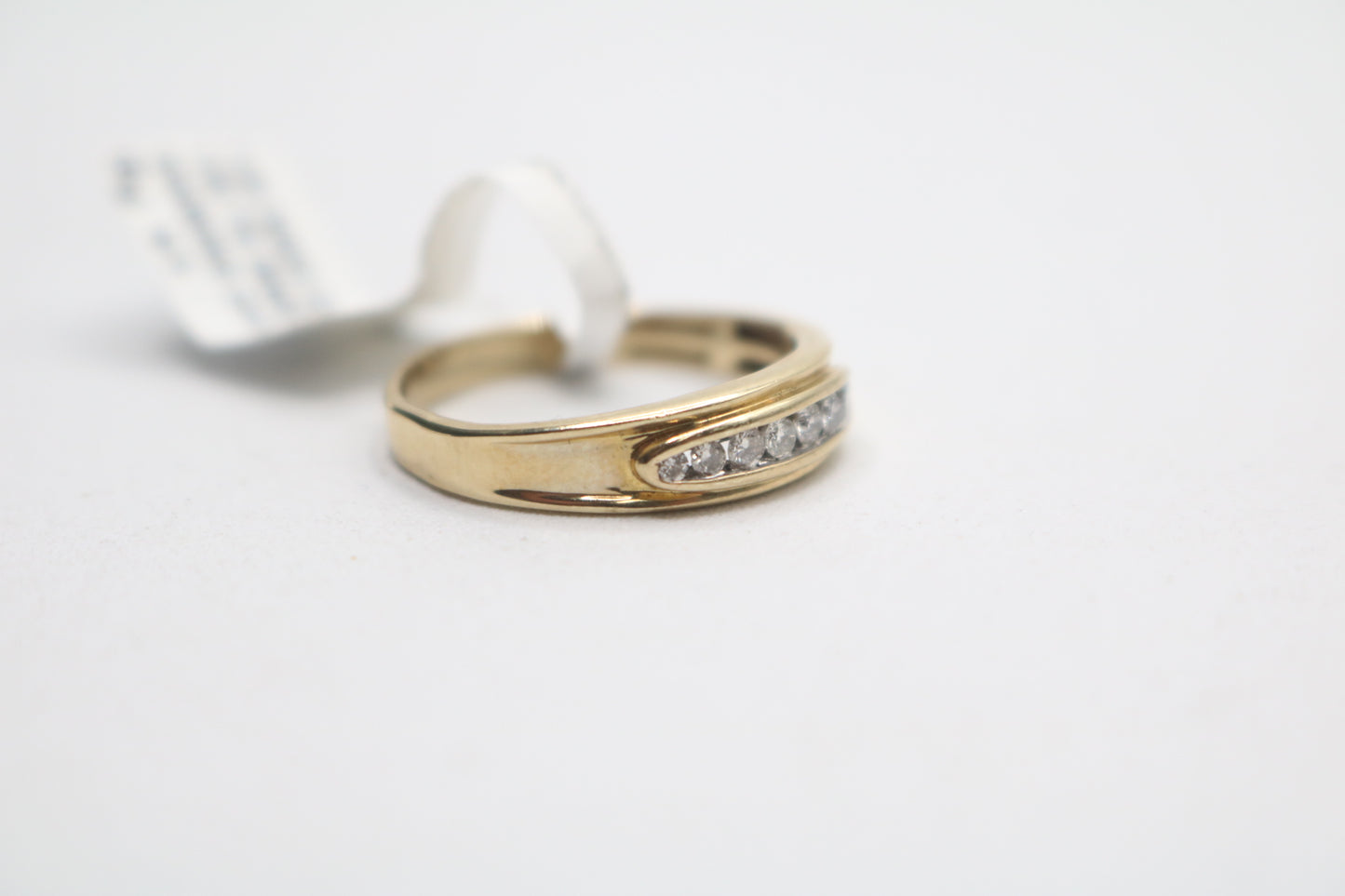 10K White Gold Round Brilliant Diamond Channel Band (Size 7 3/4)