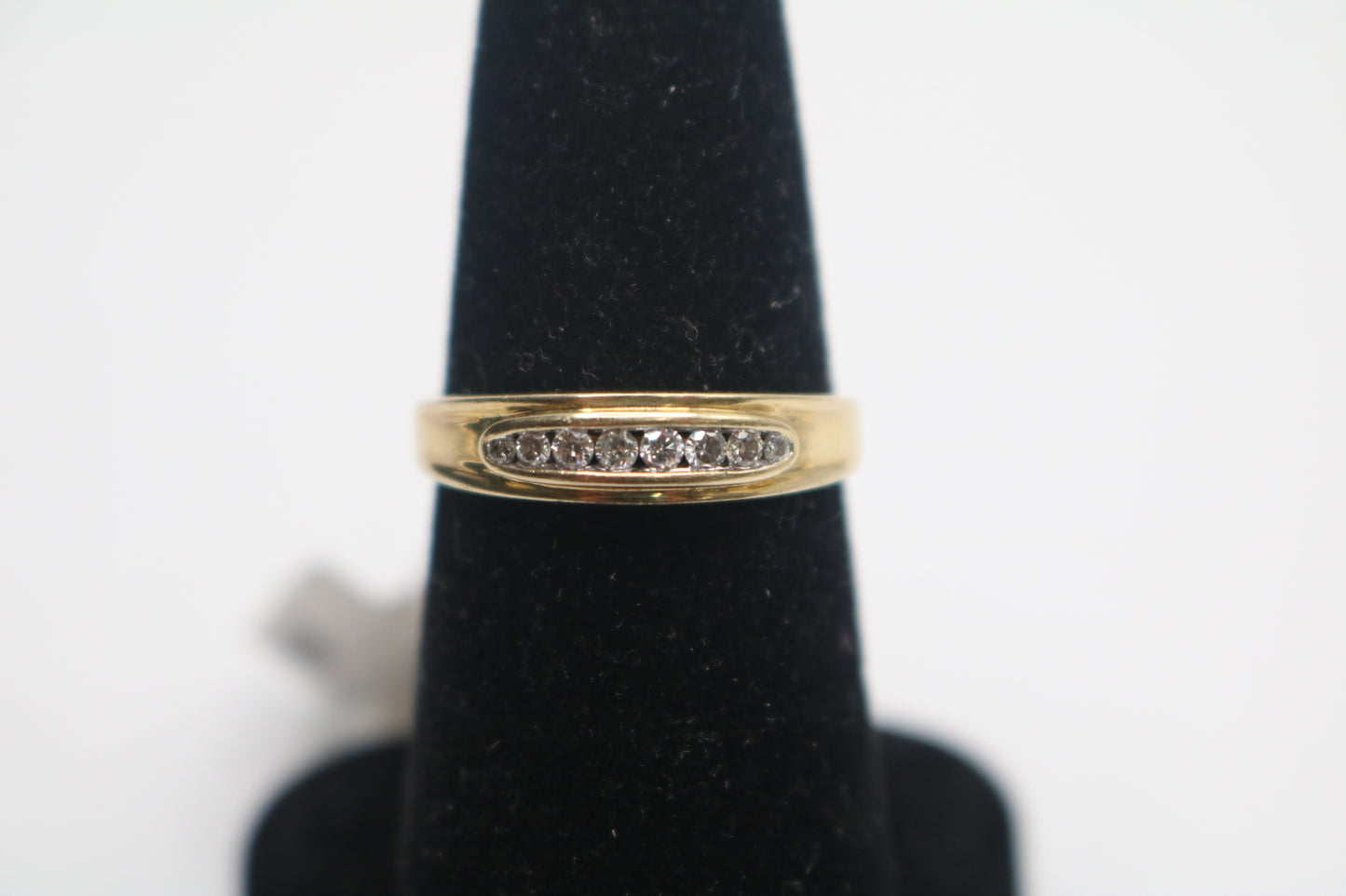 10K White Gold Round Brilliant Diamond Channel Band (Size 7 3/4)