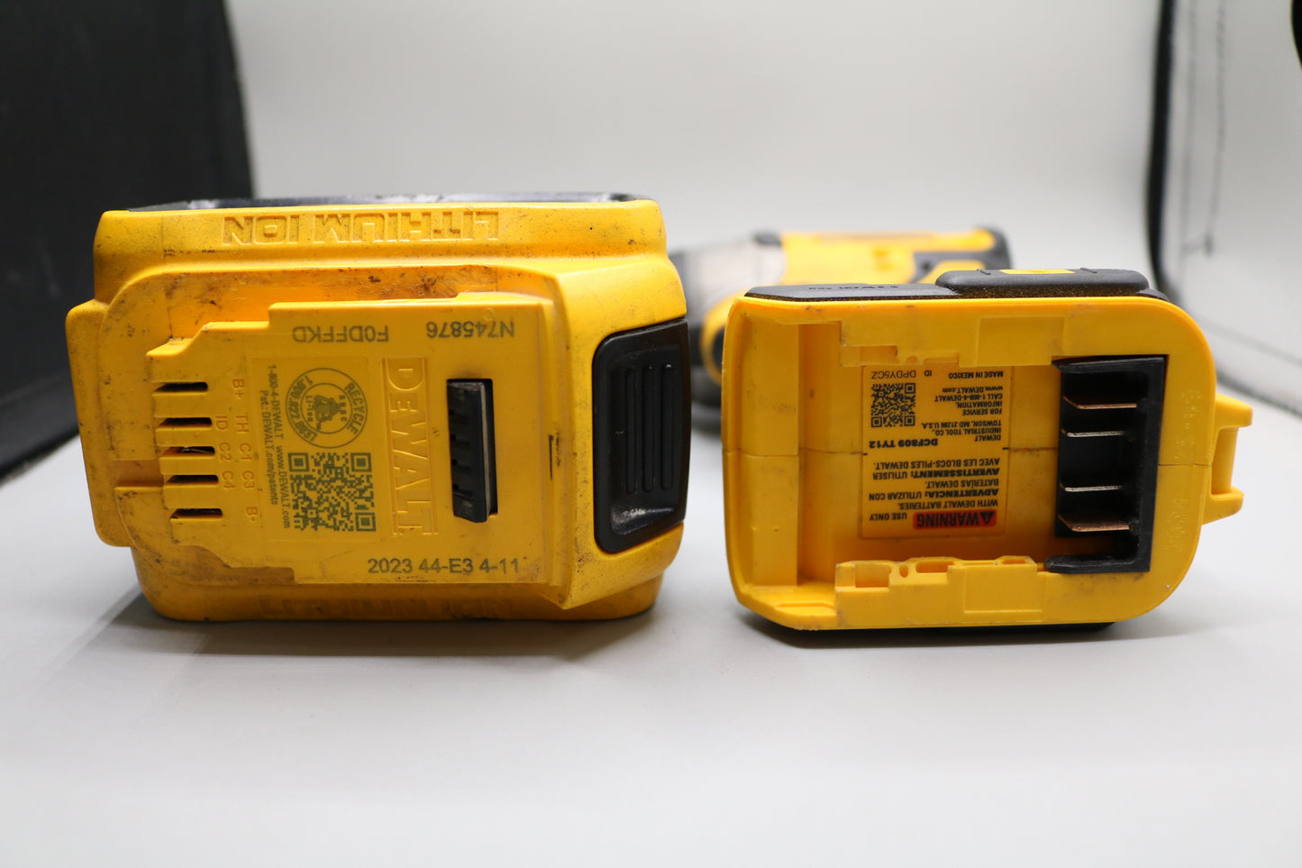 Dewalt DCF809 20V Cordless Impact Driver with a 20V Battery (No Shipping)