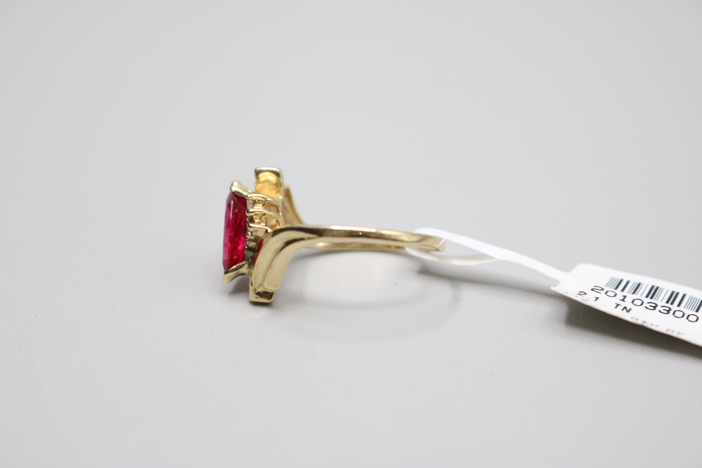 14K Yellow Gold Ring with Ruby and Clear Stones (Size 7)