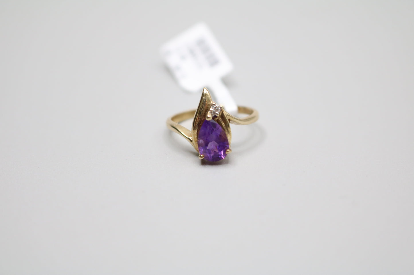 14K Yellow Gold Fancy Solitaire Amethyst Ring (Size 7 1/4)