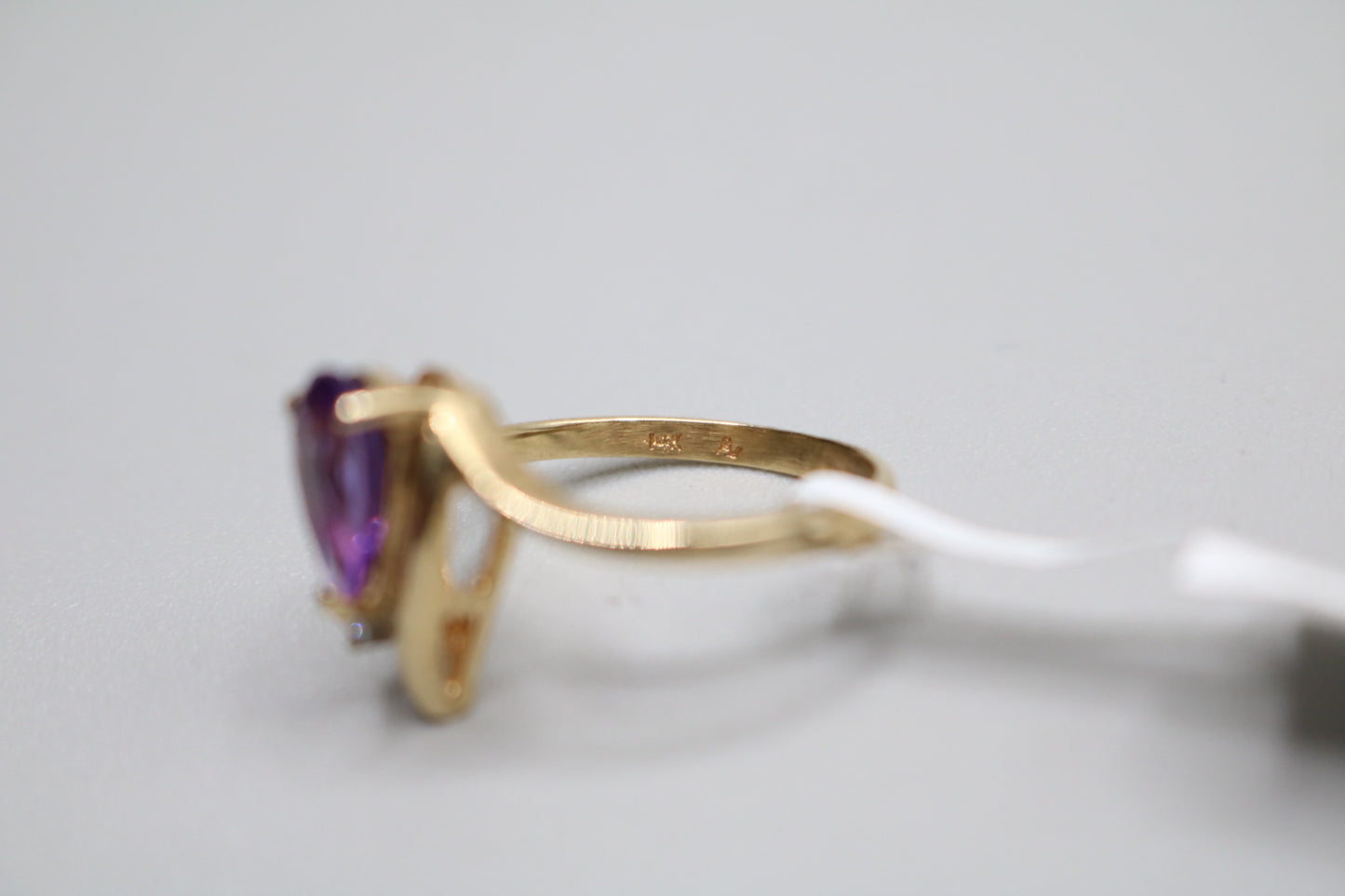 14K Yellow Gold Fancy Solitaire Amethyst Ring (Size 7 1/4)