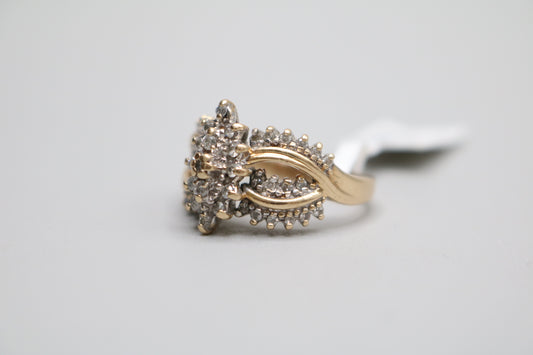 Women Vintage Estate 14K Yellow Gold Diamond Cluster Ring (Size 7 1/4)