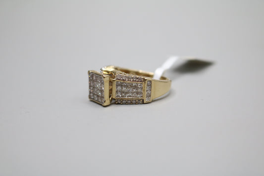 14K Yellow Gold Fancy Princess Cut Promise Diamond (Size 6 3/4)