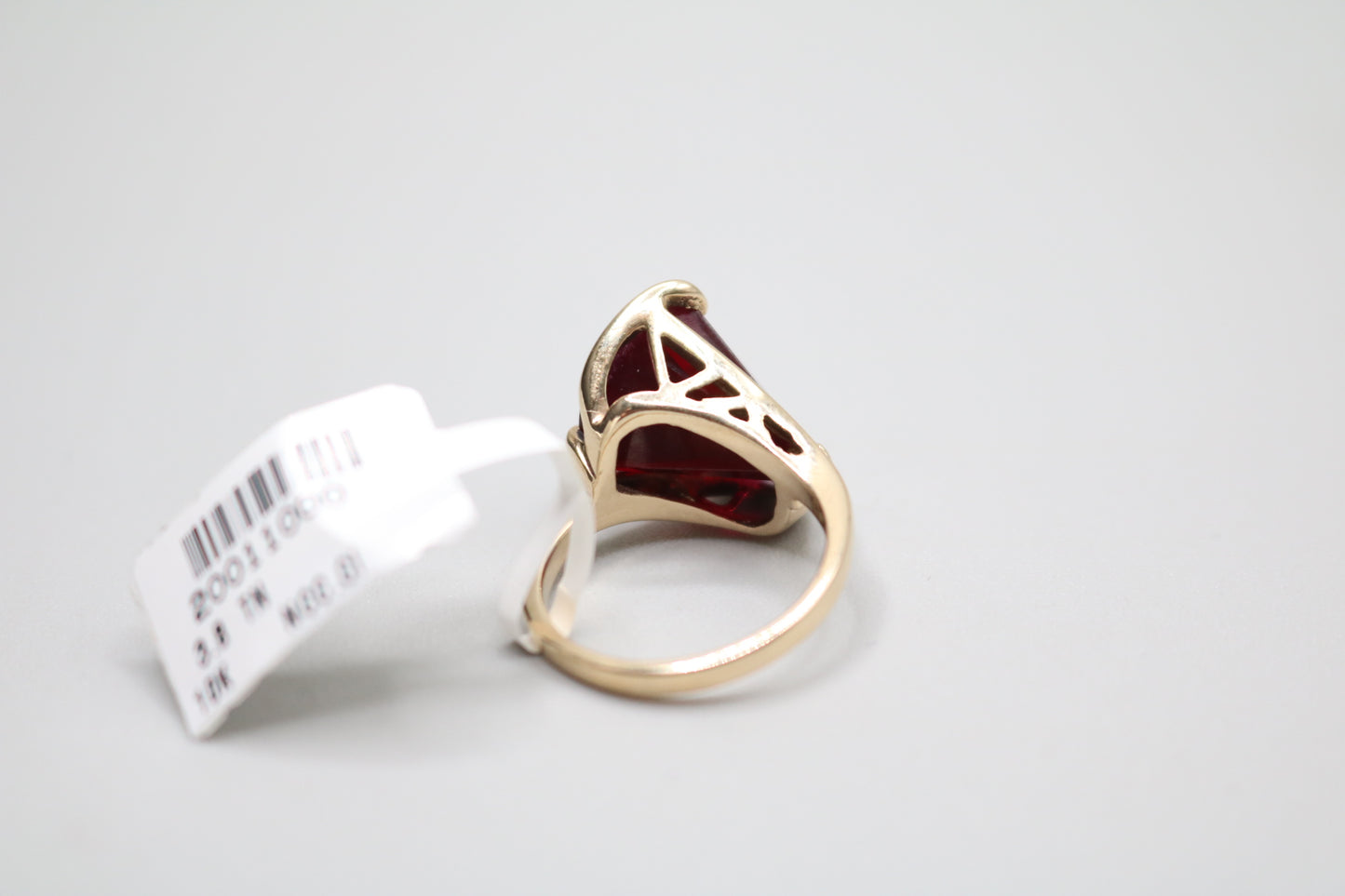 10K Yellow Gold Fancy Vintage Triangular Shaped Ring (Size 5 3/4)