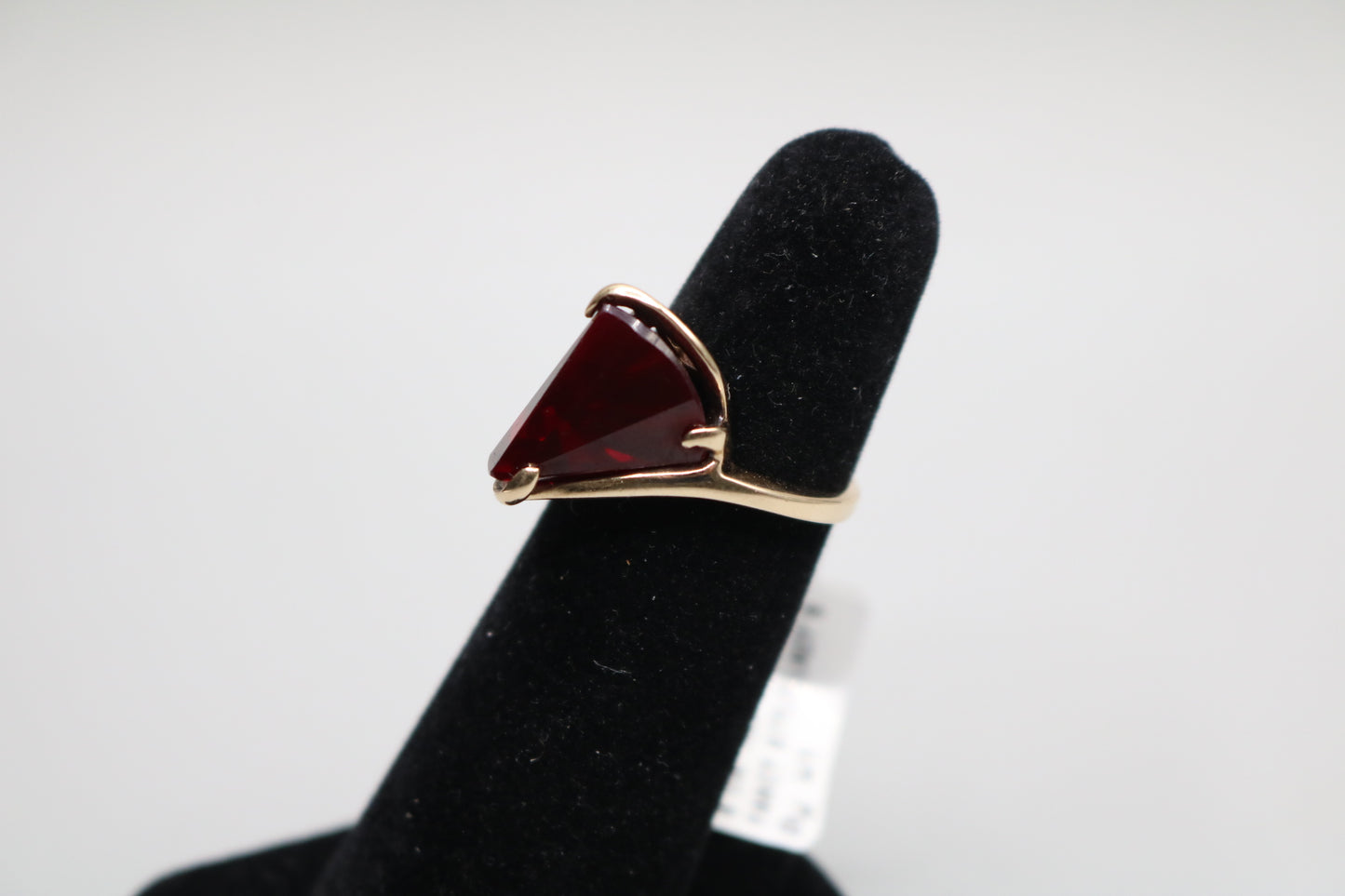 10K Yellow Gold Fancy Vintage Triangular Shaped Ring (Size 5 3/4)
