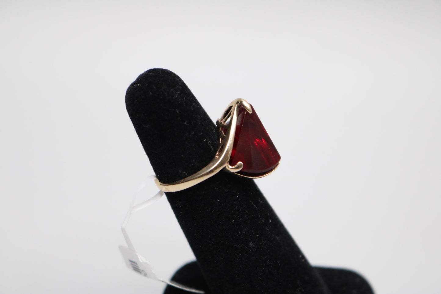 10K Yellow Gold Fancy Vintage Triangular Shaped Ring (Size 5 3/4)