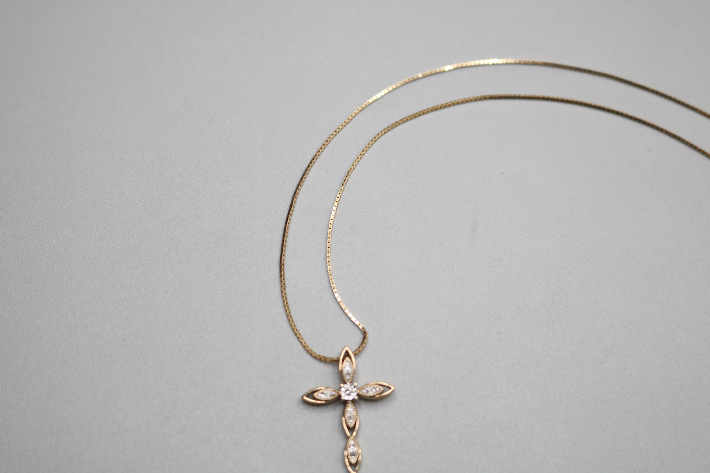 14K/10K Yellow Gold Box Necklace with Diamond Cross Charm (17 Inches)