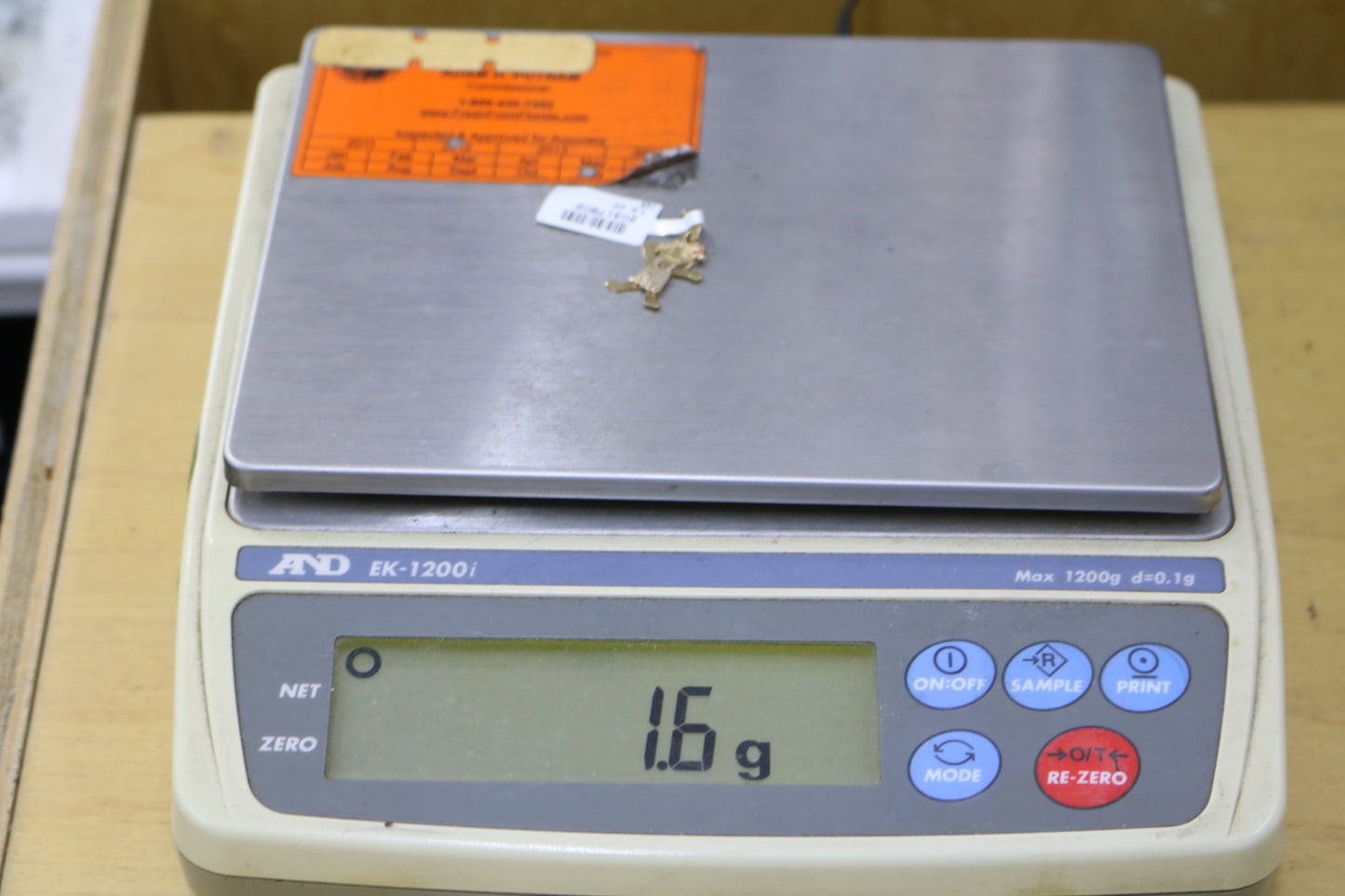 14K Two Toned Girl with a Bow Charm (1.6 Grams)