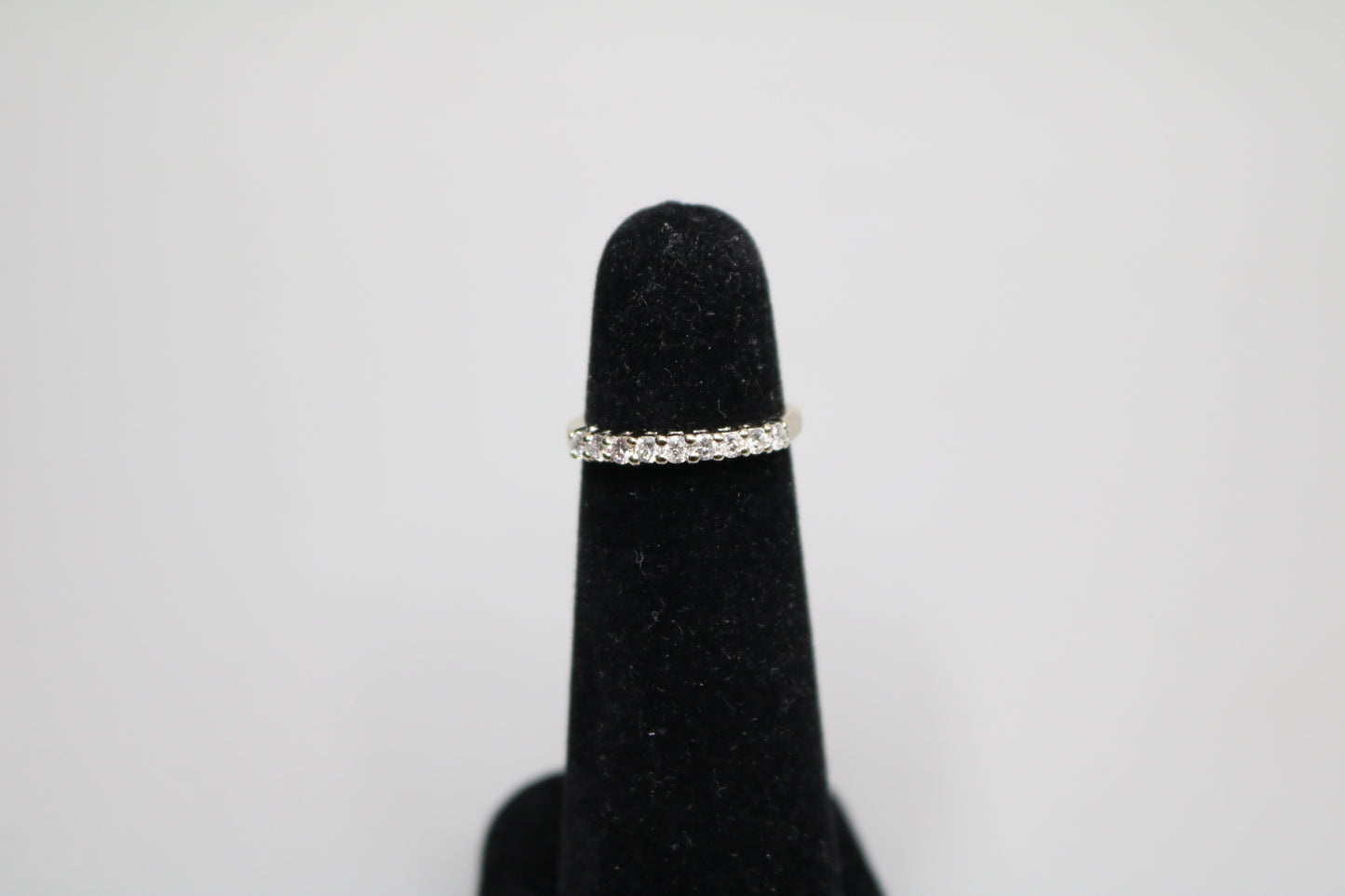 14K White Gold Channel Diamond Band Ring (Size 4 3/4)