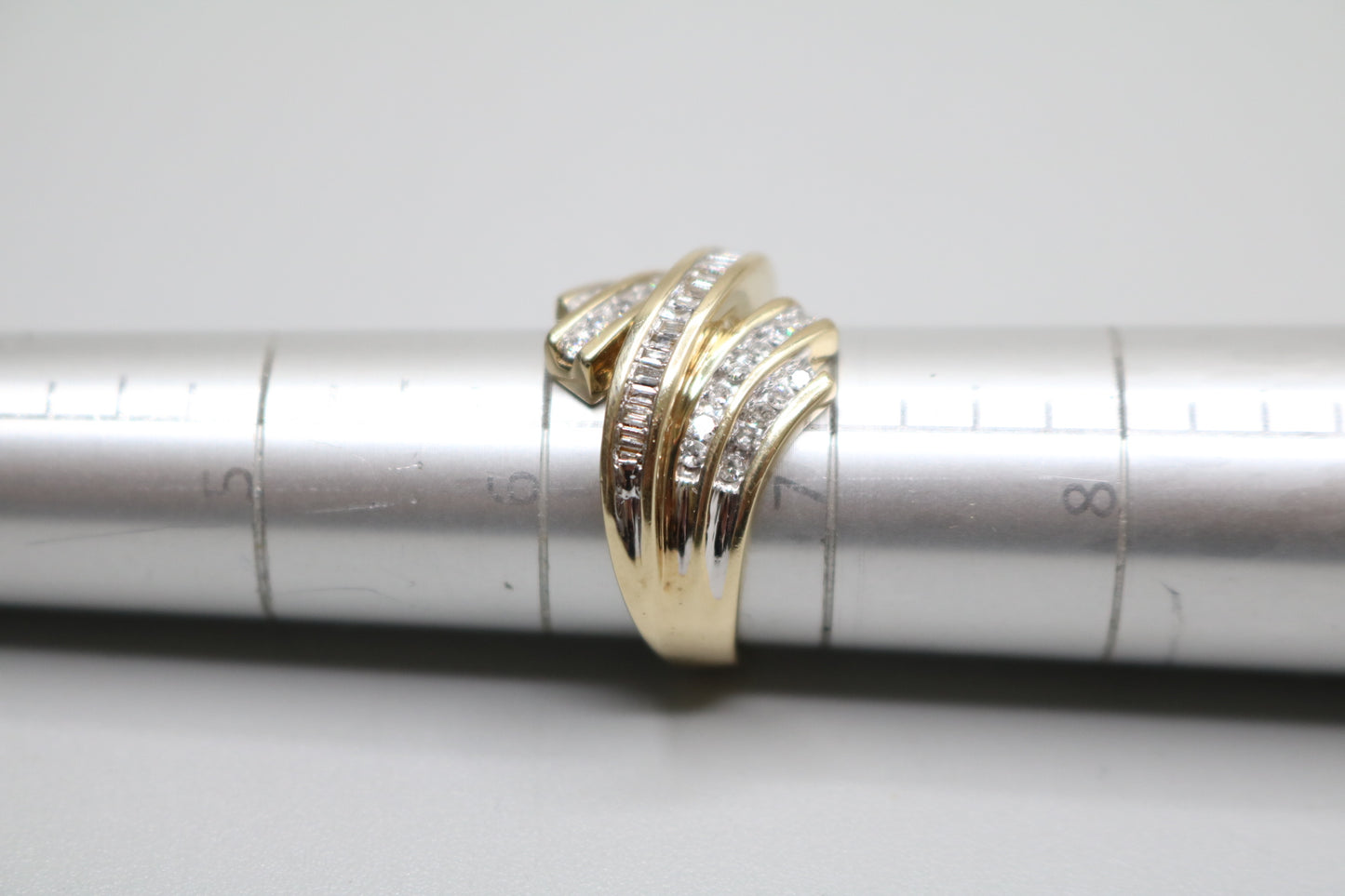 10K Yellow Gold Lady's Diamond Cocktail Ring (Size 6 1/2)