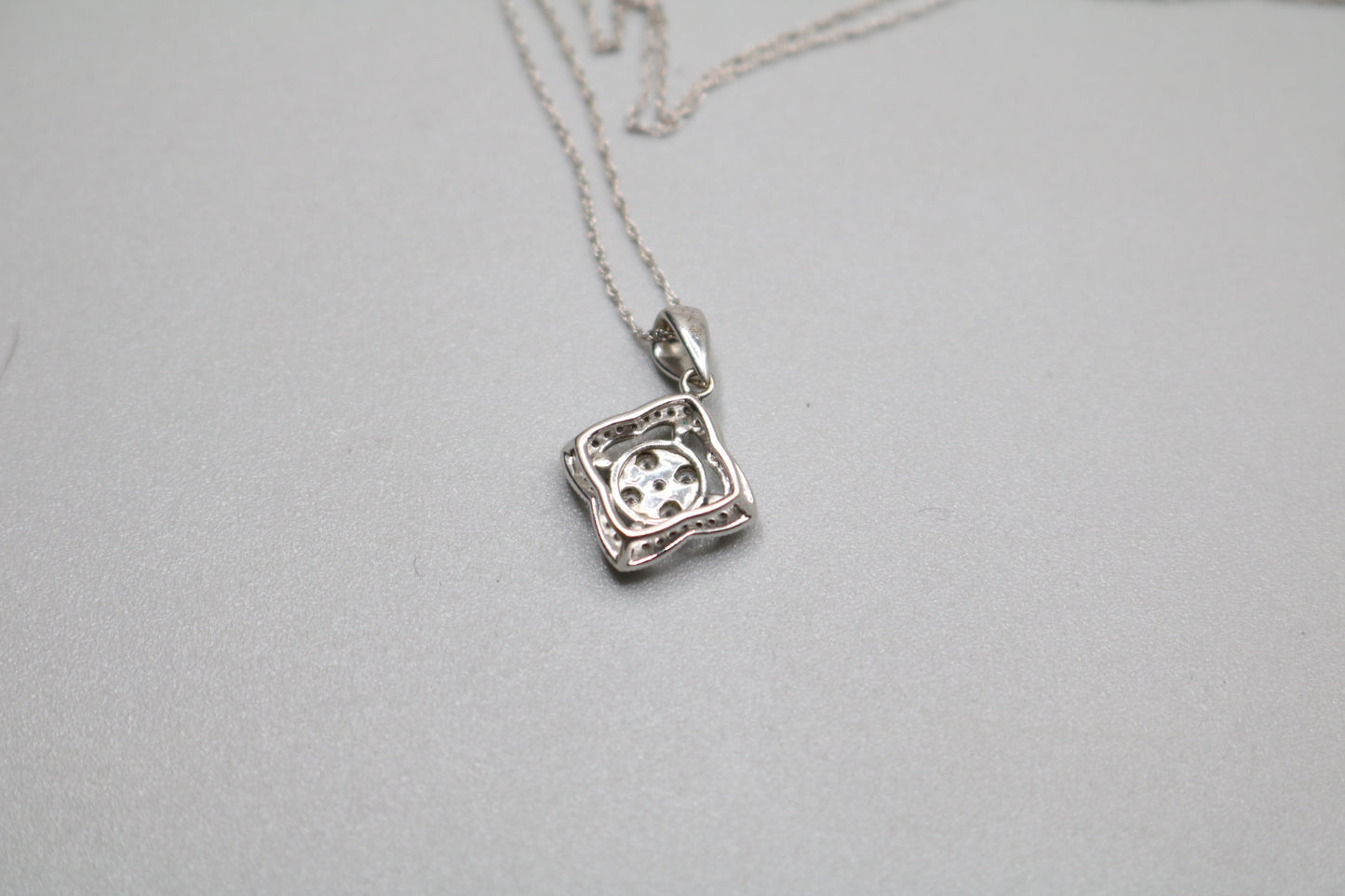 10K White Gold Twisted Chain Necklace w/ Floral Diamond Charm 0.56CTW