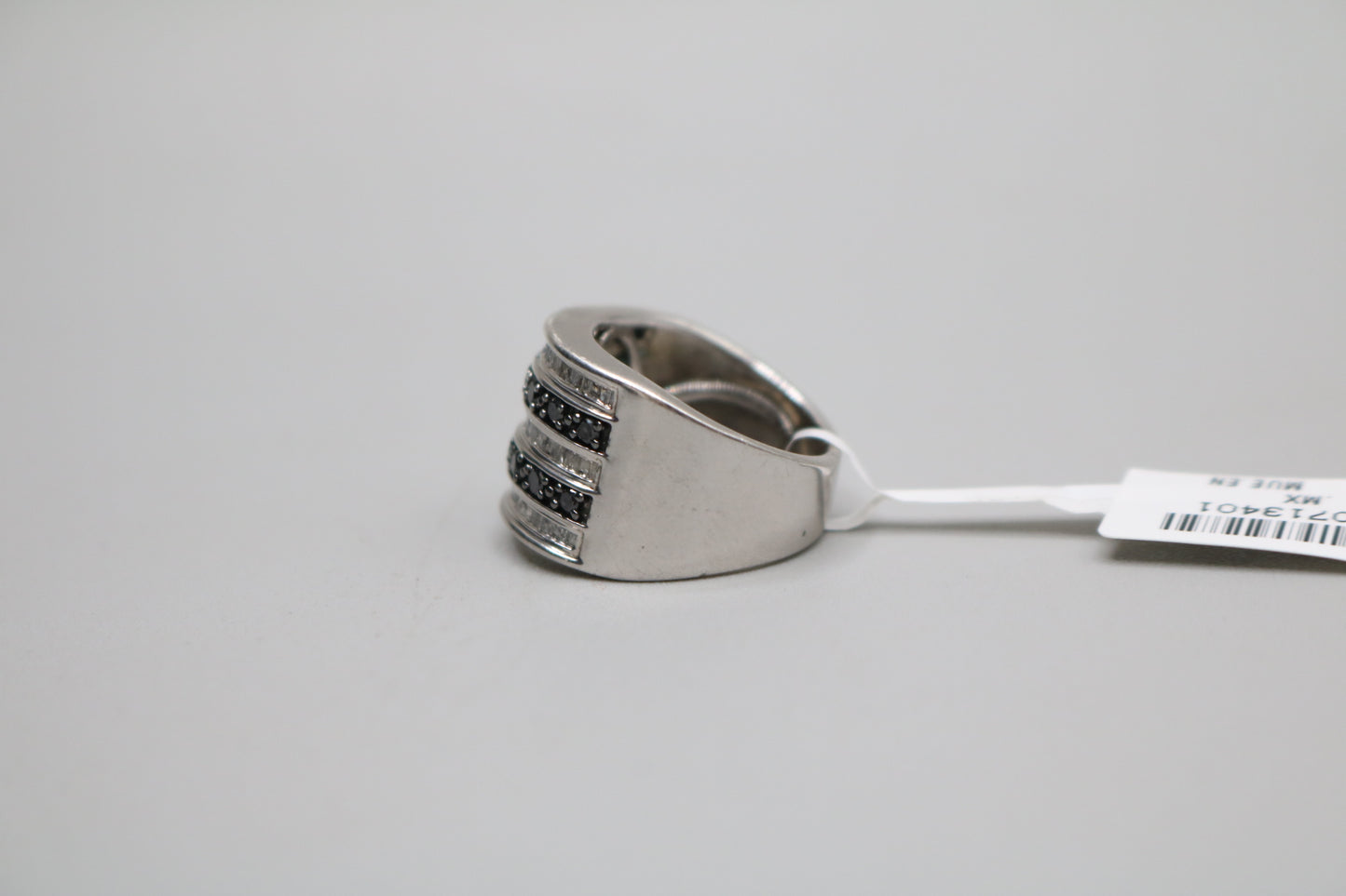 Sterling Silver Diamond Cluster Band Ring (Size 6 3/4) (0.60 CTW)