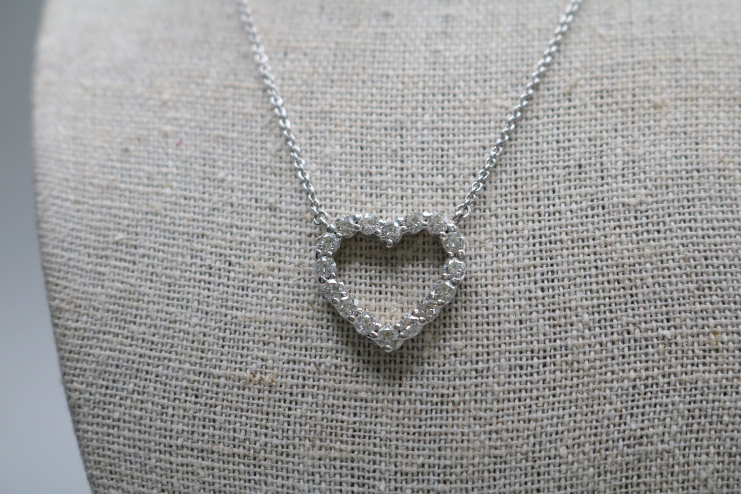 18K White Gold Necklace W/ Diamond Heart Charm (0.80 CTW) (Length 18")