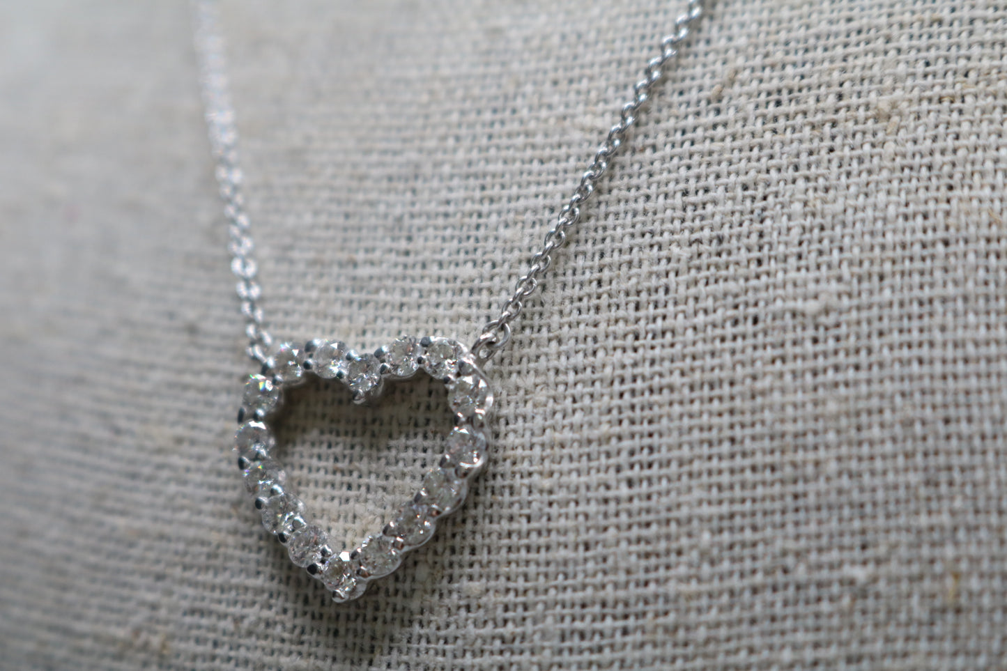 18K White Gold Necklace W/ Diamond Heart Charm (0.80 CTW) (Length 18")
