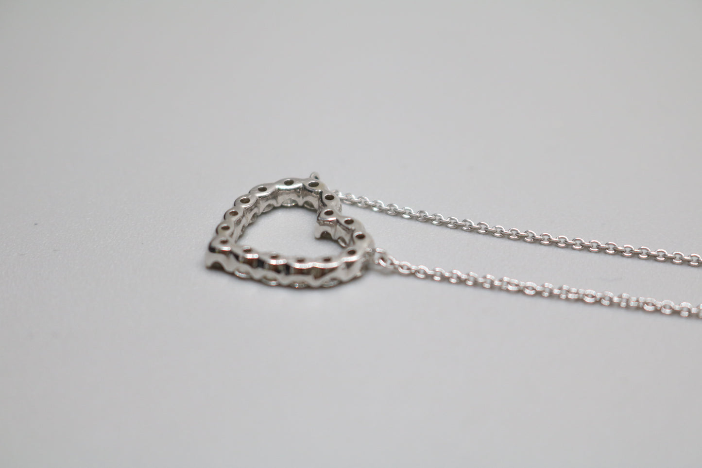 18K White Gold Necklace W/ Diamond Heart Charm (0.80 CTW) (Length 18")