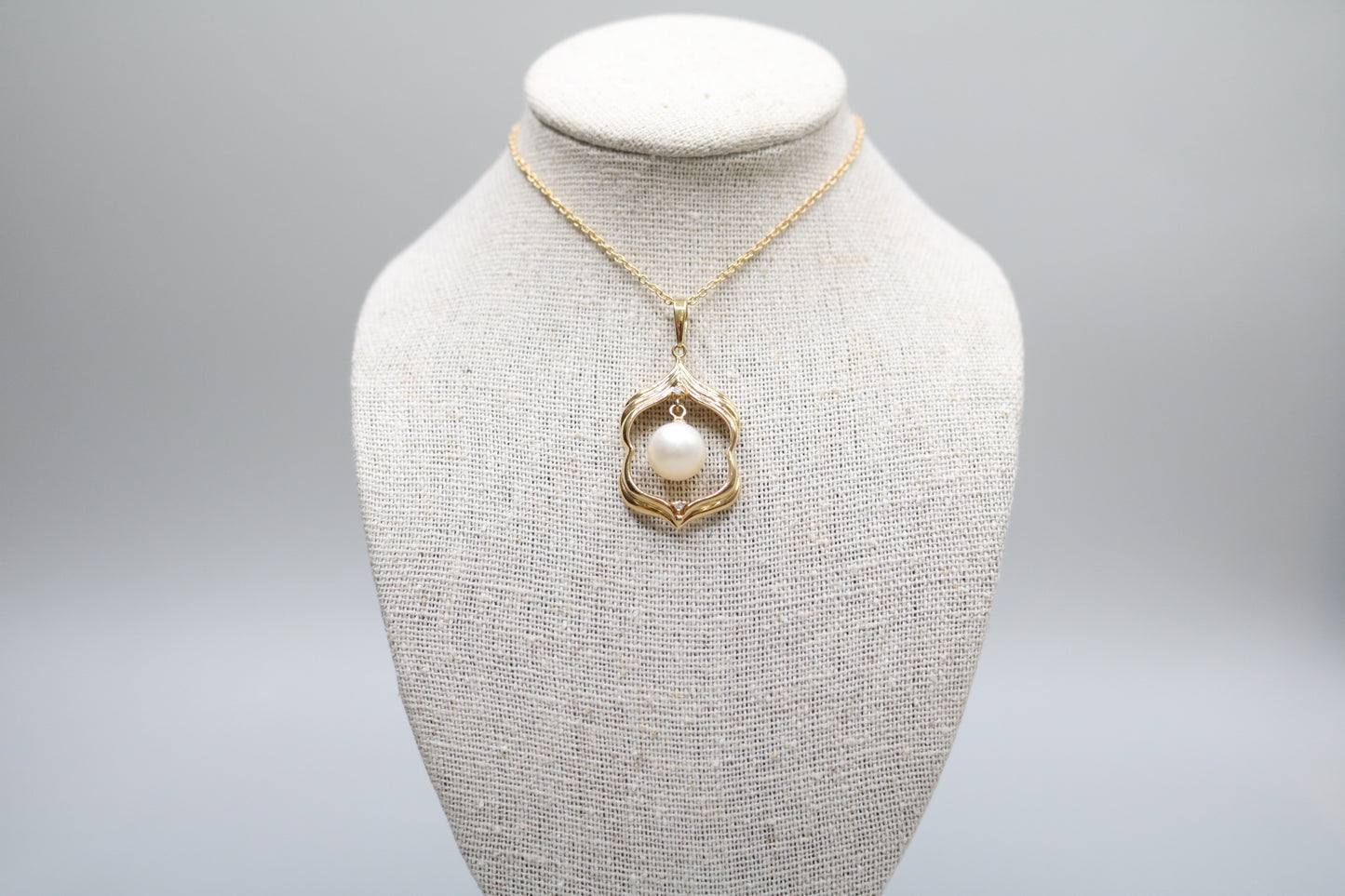 18K Yellow Gold Cable Chain & 18K Yellow Gold Pearl Charm (0.02 CTW)