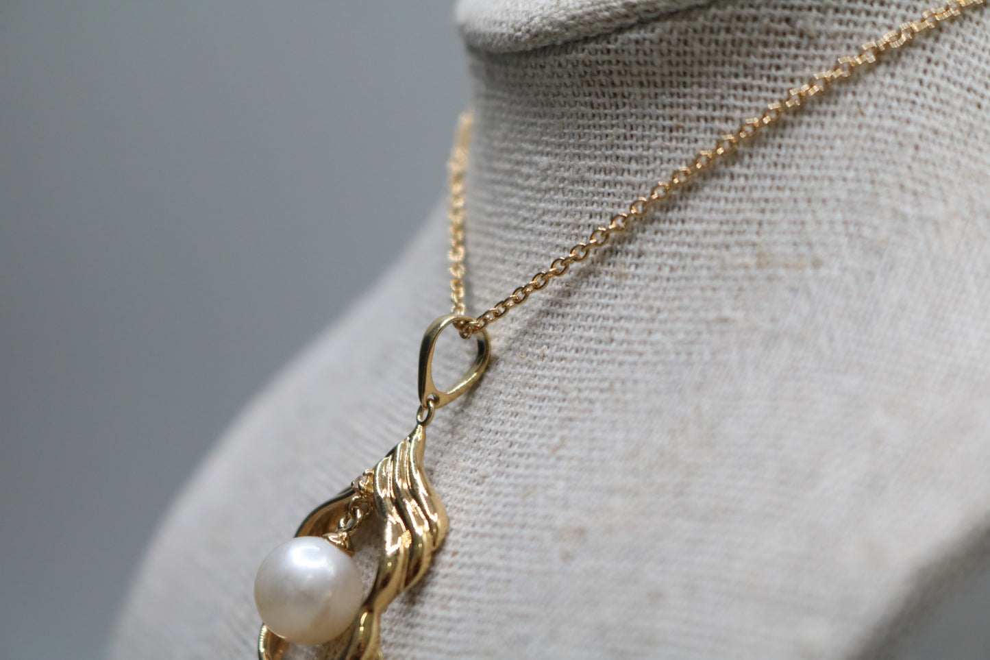 18K Yellow Gold Cable Chain & 18K Yellow Gold Pearl Charm (0.02 CTW)