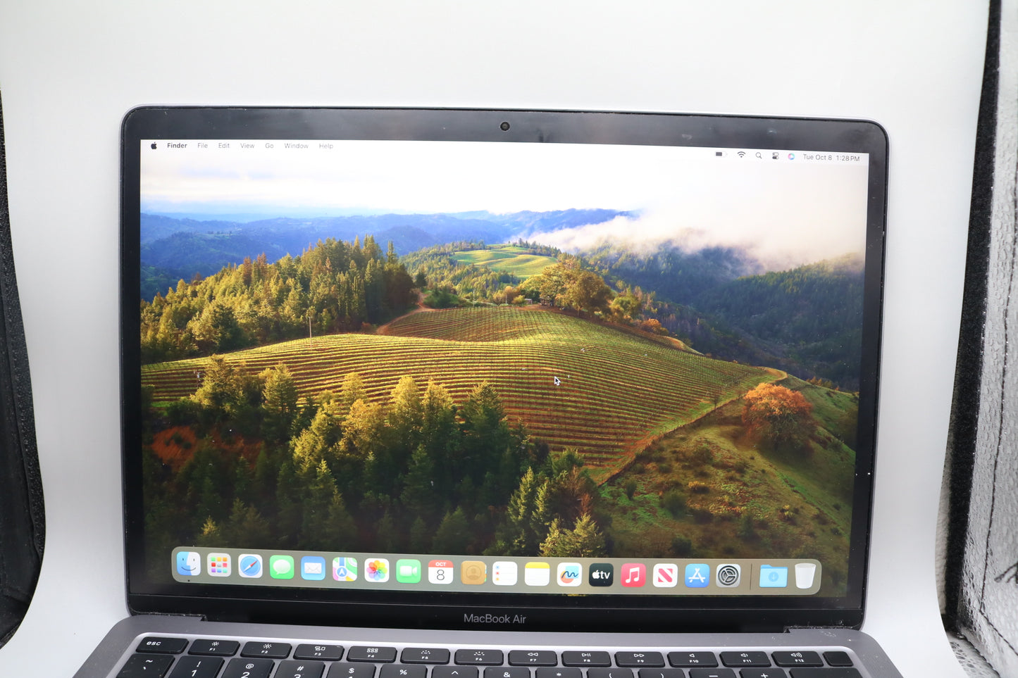 2020 Apple MacBook Air A2179 13-Inch (8GB, 256 GB SSD)