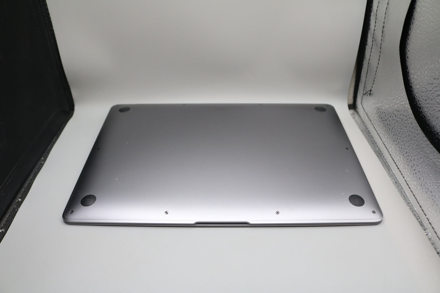 2020 Apple MacBook Air A2179 13-Inch (8GB, 256 GB SSD)