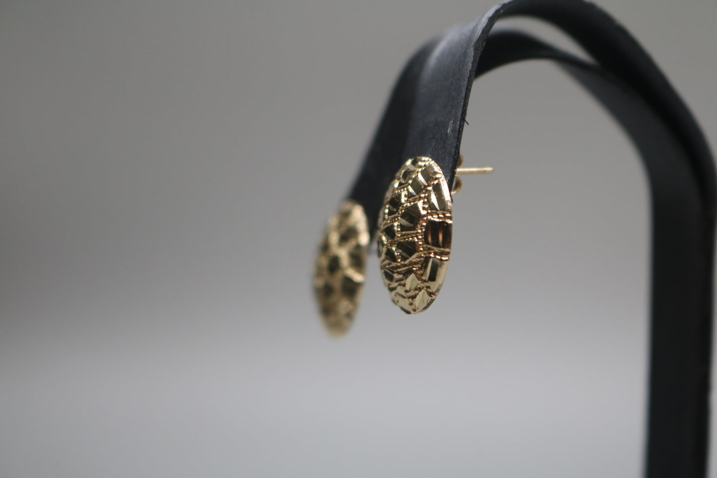 14K Yellow Gold Nugget Style Pair Earrings (3.8 Grams)