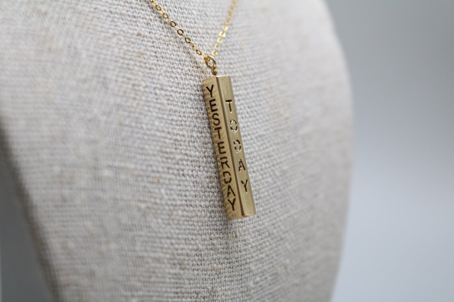 14-Karat Yellow Gold Elegant Chain Necklace with Rectangle Charm