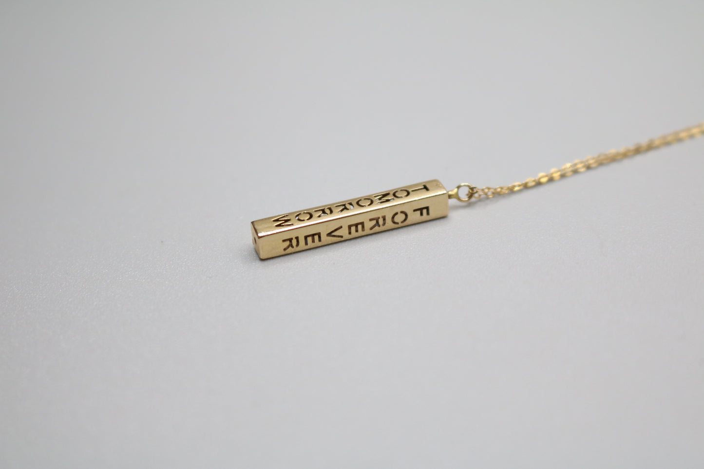 14-Karat Yellow Gold Elegant Chain Necklace with Rectangle Charm