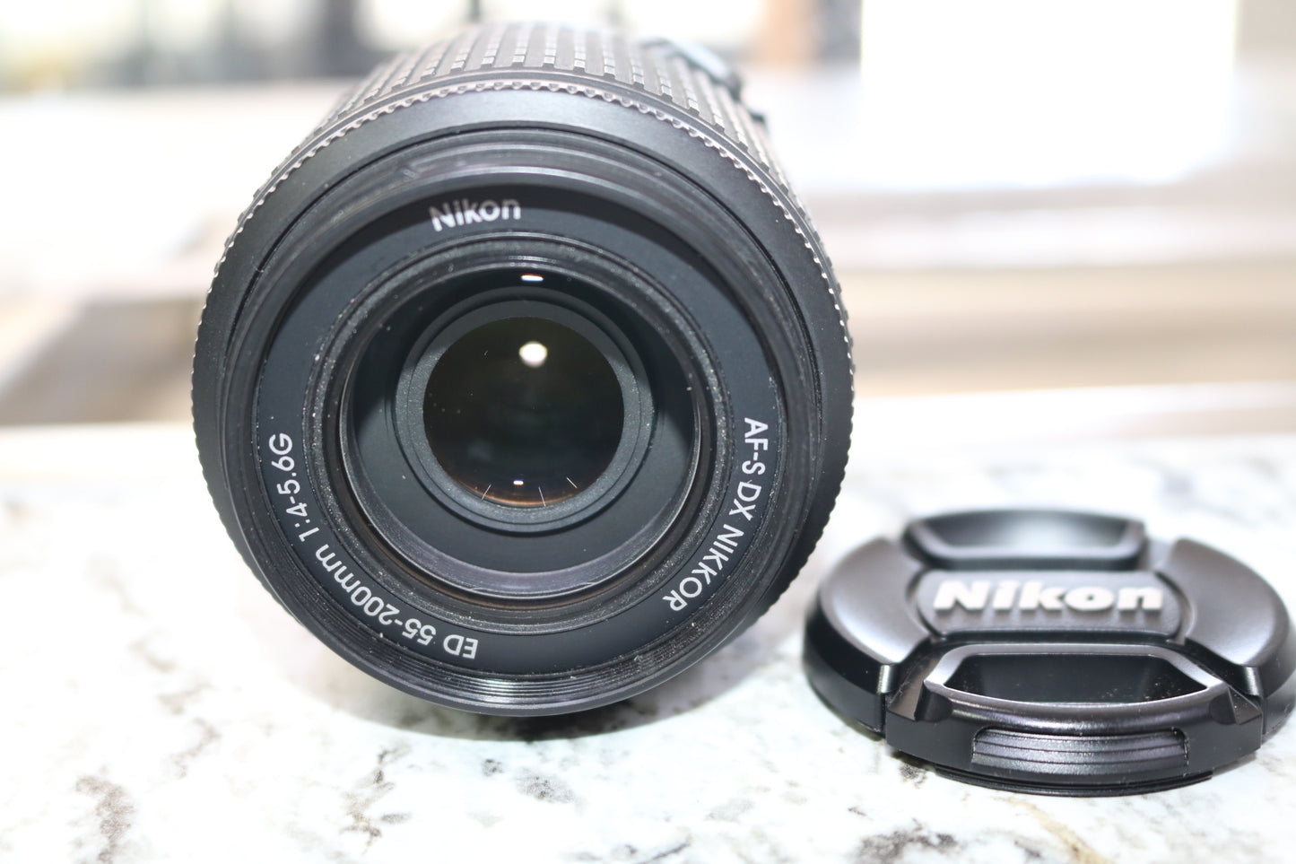 Nikon AF-S DX VR Zoom-NIKKOR 55-200mm f/4-5.6G IF-ED Lens