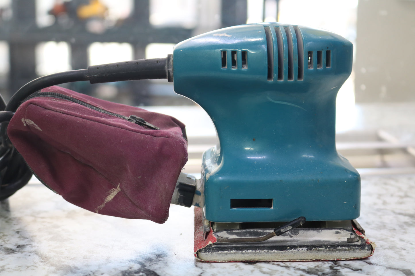 Makita Finishing Sander BO4552 Handheld Palm Power Tool Only