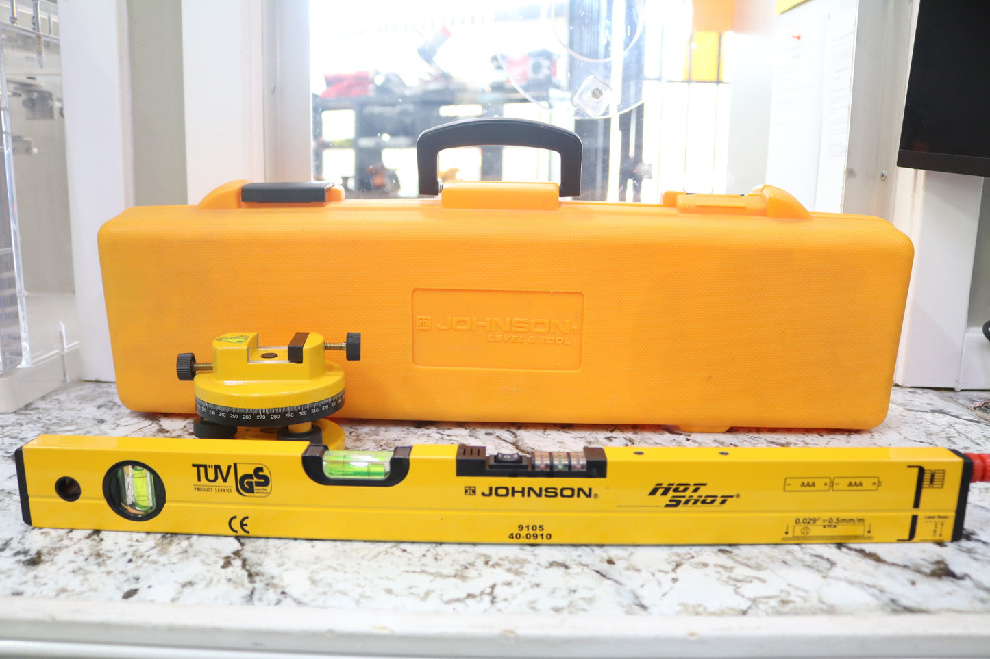JOHNSON LEVEL & TOOL HOT SHOT 40-0910
