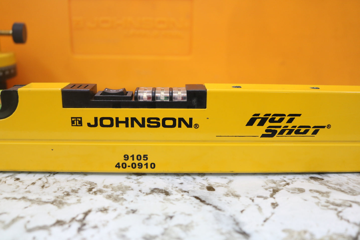 JOHNSON LEVEL & TOOL HOT SHOT 40-0910