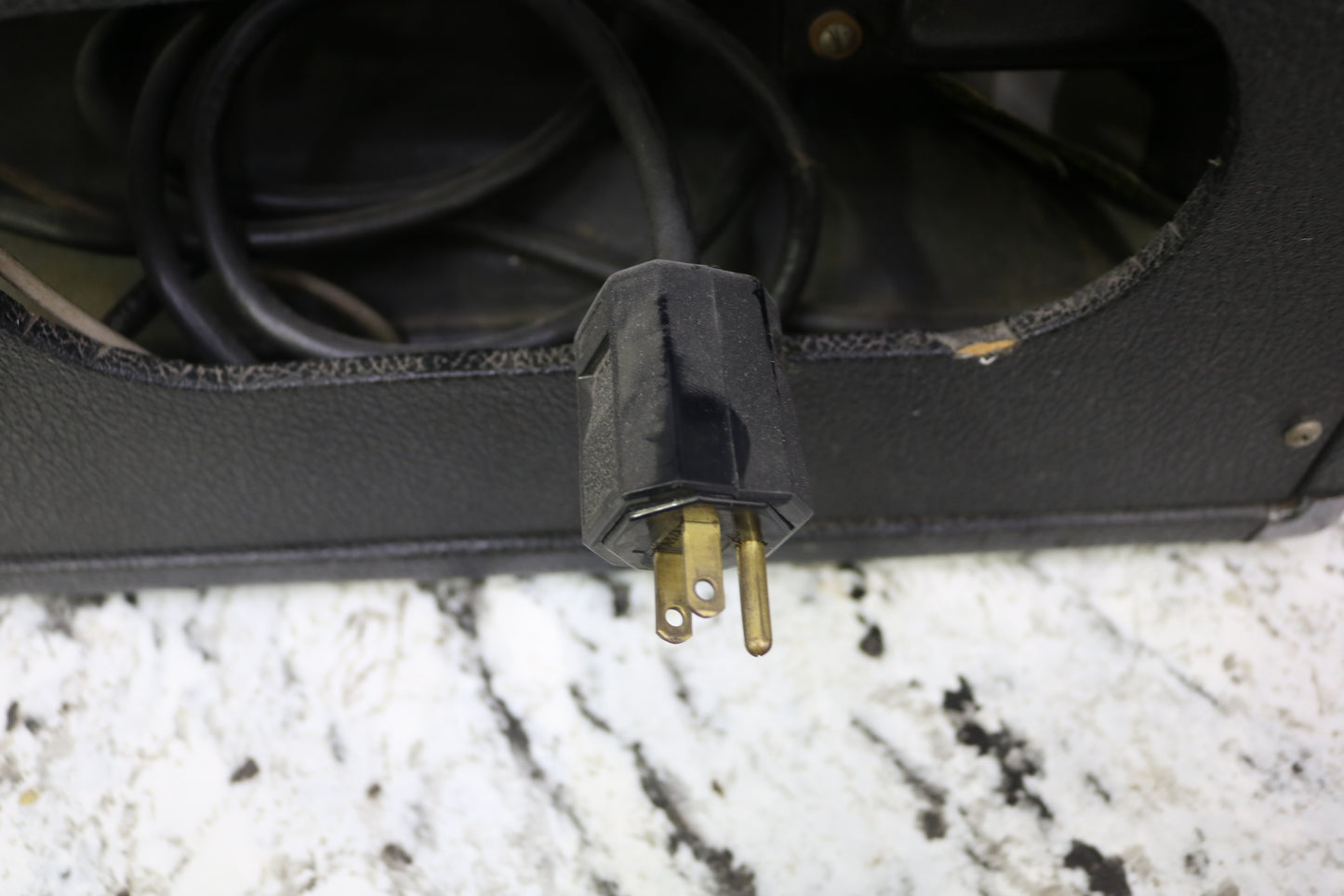 Fender 140 Amp (Local Purchase Only)