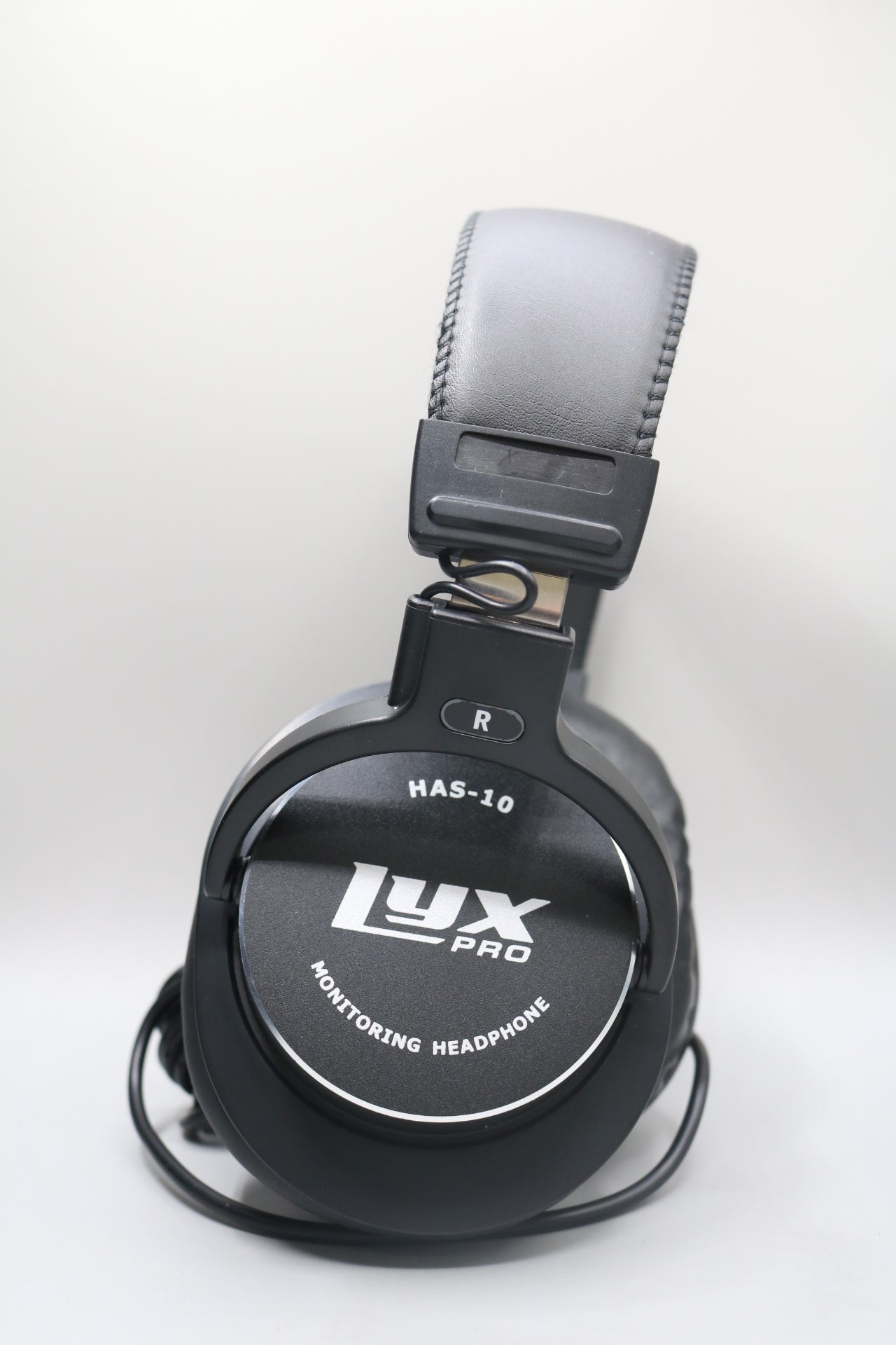 LyxPro HAS-10 Noise-Canceling DJ Headphones, Over-Ear Studio Headphones, Black