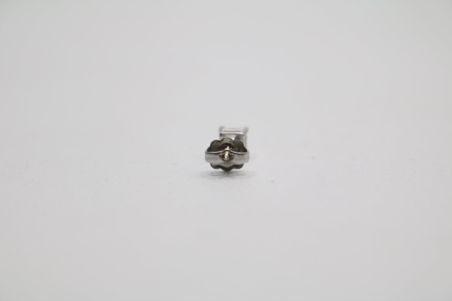 14K Single White Gold Diamond Earring (0.30CTW)